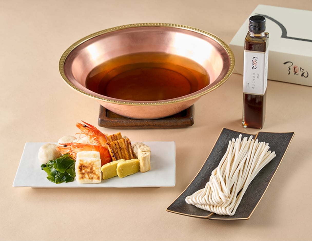 おうどん、かけつゆに、具材をセットでご用意しました。